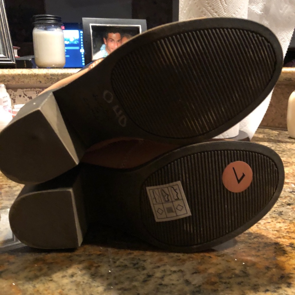 Boots - Picture 2 of 3